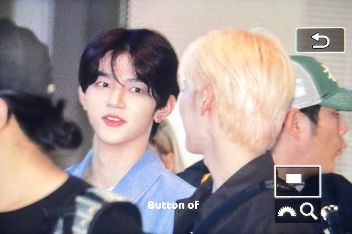 𝑩𝒖𝒕𝒕𝒐𝒏 𝐨𝐟 tweet media