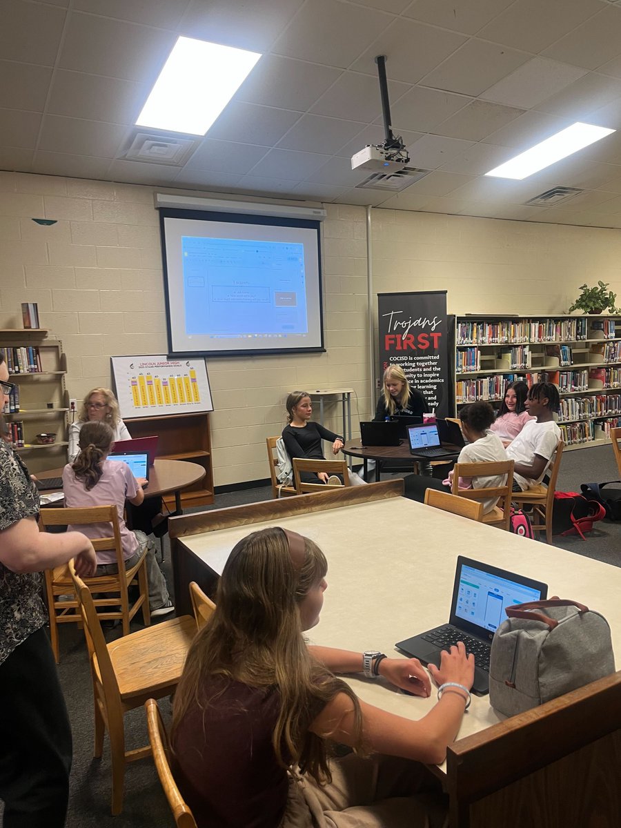 MADLearn's tweet photo. We’re having an amazing #GUweek! Visiting classes nationwide to promote college and career readiness through mobile app development has been rewarding. Kudos to these talented Coldspring-Oakhurst Jr. High GEAR UP students for creating fantastic apps with @MADLearn! #GEARUPworks https://t.co/0Uk1W54xUS