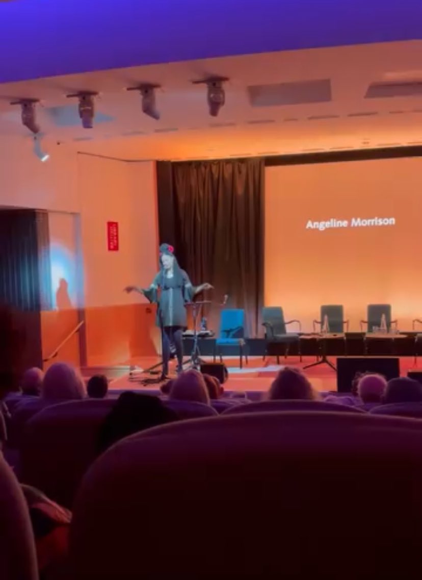 angelcakepie's tweet photo. So honoured to be part of this @writersmosaic event at @britishlibrary - exploring Englandโs colonial countryside with these incredible humans ๐๐๐ #WalkGood https://t.co/ZhYNrCIZKA