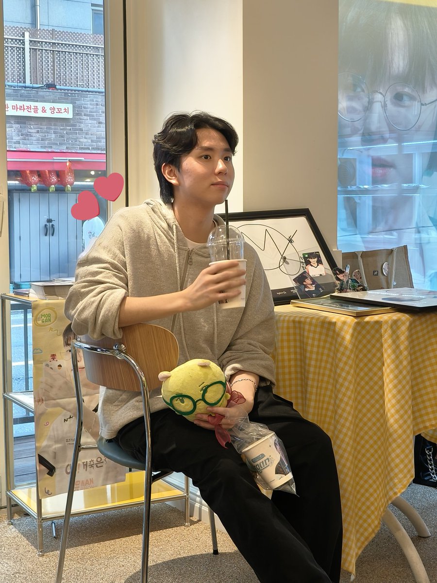 aFanfAnfaN19's tweet photo. 오늘의 루하니🥰 https://t.co/sYRrb0EKff
