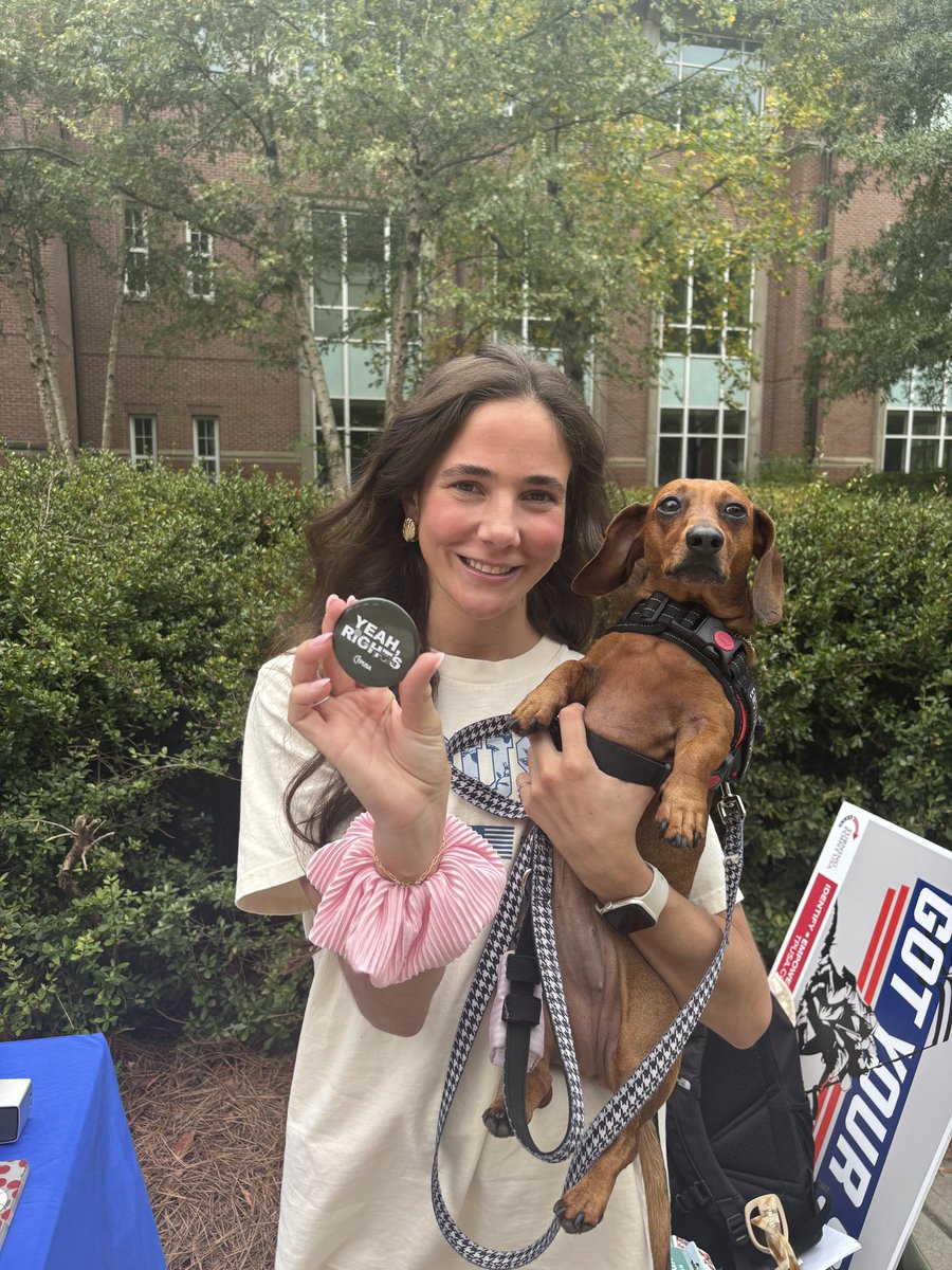 faith_knaus's tweet photo. Did you know that violent crimes in Georgia occur roughly every 14 minutes and 19 seconds? 🕔
Our UGA @TPUSA students are proud to support and educate others on their 2nd Amendment right!
Gun rights are student rights 👏👏 #ArmedAndEducated https://t.co/8EkXwkmCfy
