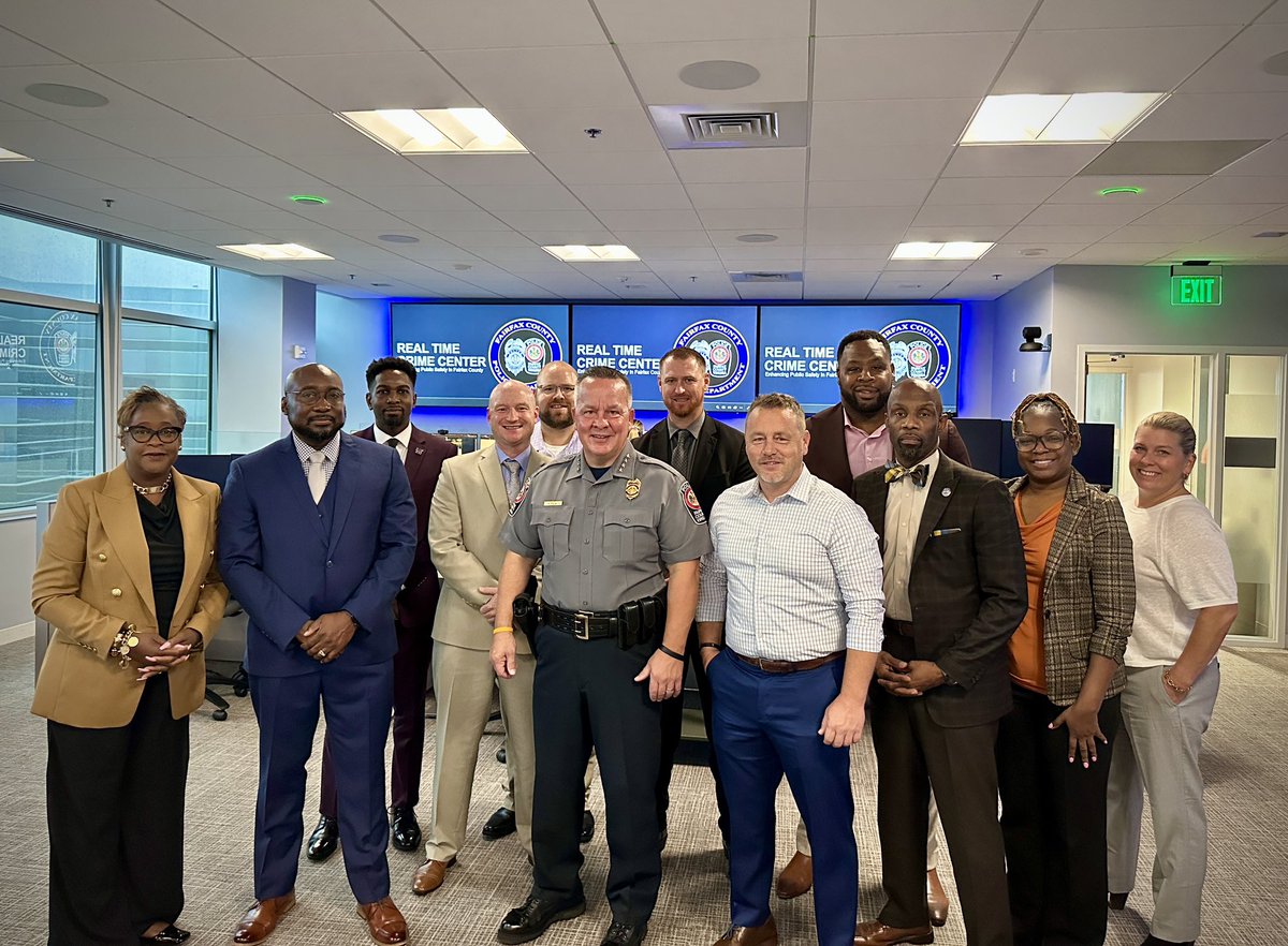 FairfaxCountyPD's tweet photo. Great discussions on leveraging technology and public safety best practices with the @atlpolicefdn Leadership Institute this morning in our Real Time Crime Center! #FCPD #APLI https://t.co/PLo0vRuBqe