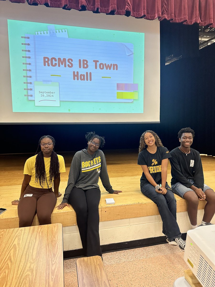 Ms_P_Counselor's tweet photo. Always a great day when RMHS students join us to talk all things IB and high school application!  😃 https://t.co/7yXAHVsvKd