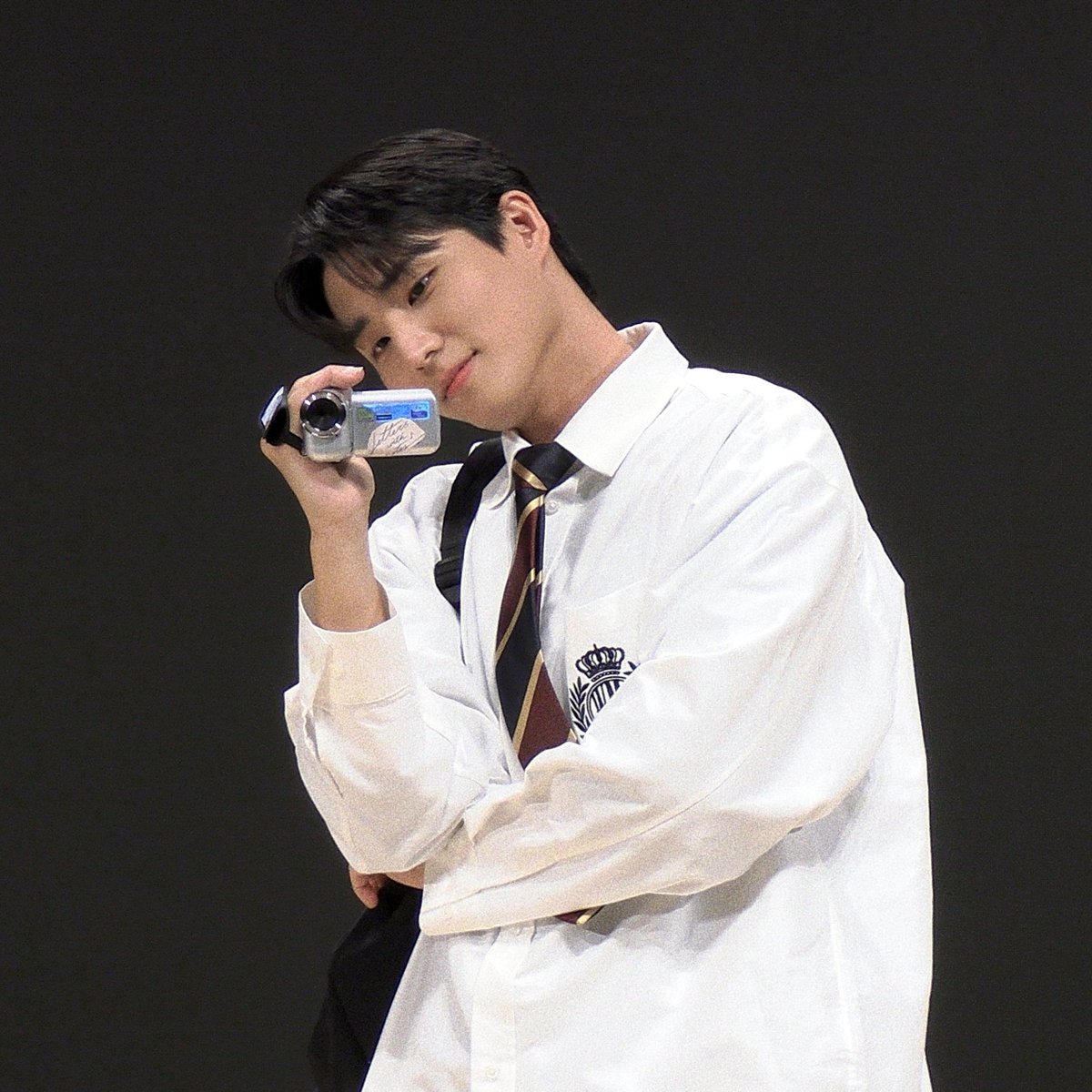 aejj___'s tweet photo. 빤...... https://t.co/caJdxQJy8g