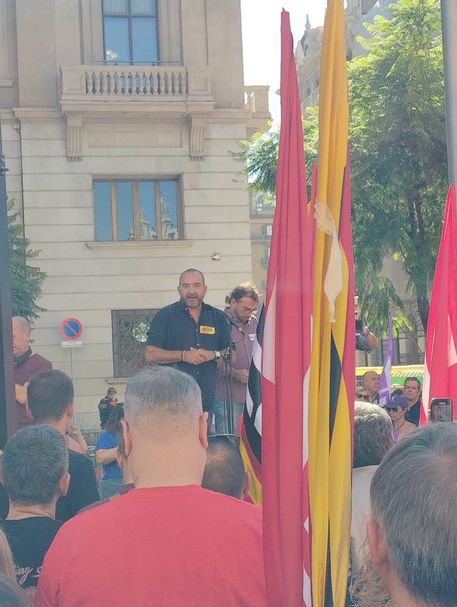ccooedullobrega's tweet photo. És necessari reduir la jornada laboral, millorar la conciliació,la salut laboral i el benestar per a tothom.Ara és el moment! https://t.co/mxRJcSyEX2