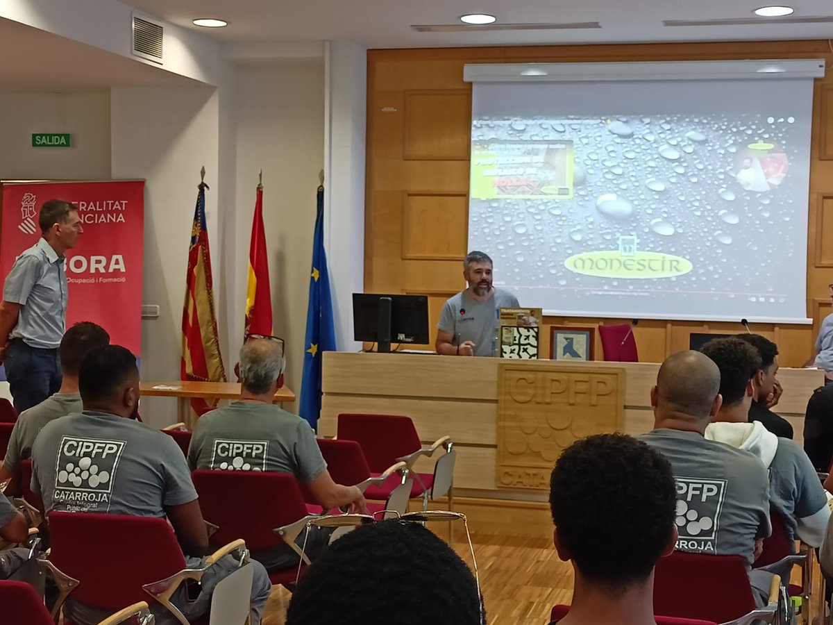 fpcatarroja's tweet photo. 🟢Jornada técnica "Nuevos materiales de restauración en construcción" organizada @UVcatedres @GVAlabora  en #CIPFPCatarroja con la participación de 🔷@monestir_com y 🖌️Pinturas Forner.
· Hackathon próxima semana
· Detalles técnicos del reto
#CIPFP 
@GVAeducacio @GvaSomFP @todofp https://t.co/fX10ewqejM