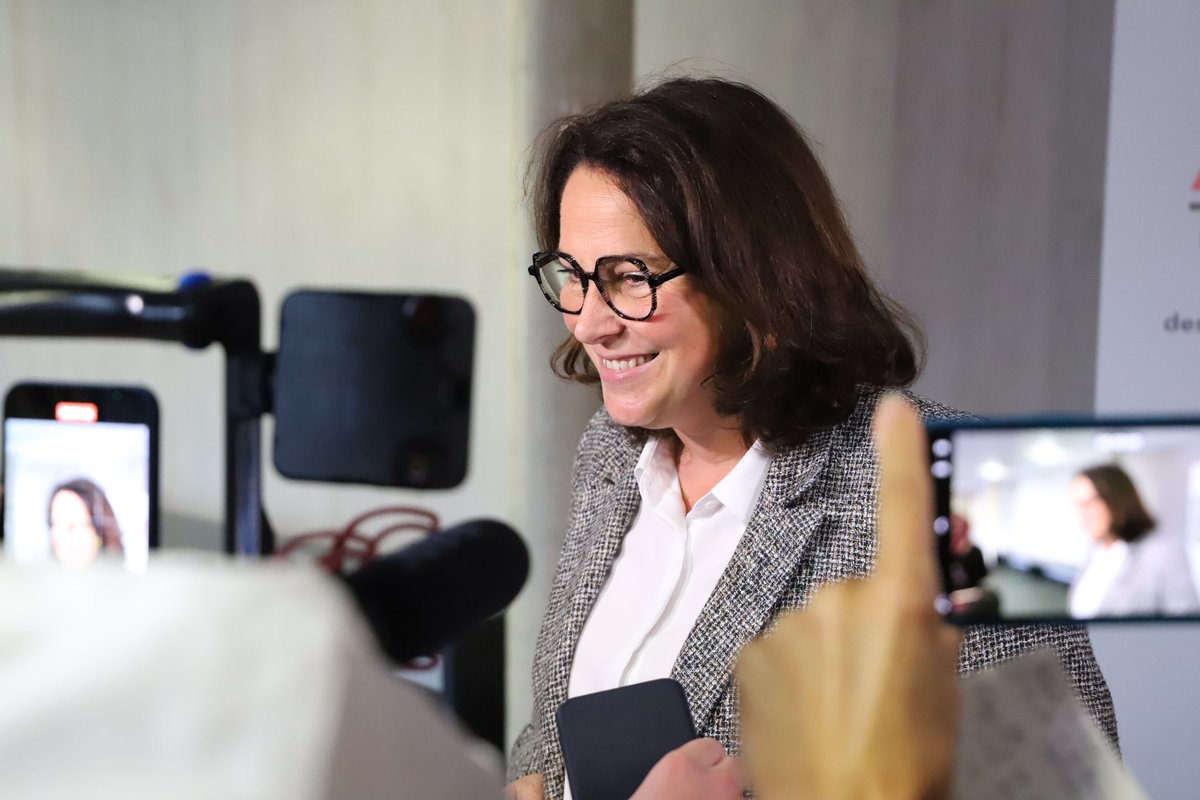 Marina Ferrari tweet media