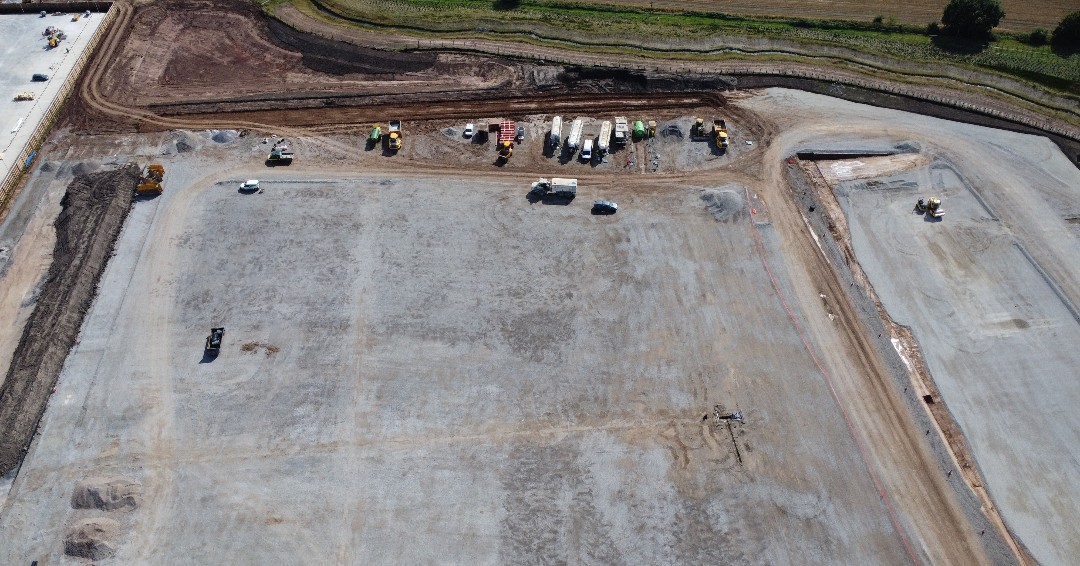 DoigandSmith's tweet image. Earthworks now nearing completion, and the foundations are progressing at Unit 4 of our #OmegaStHelensLimited project where we’re providing QS and PD services.
#quantitysurveying #principaldesigner
#MillerDevelopments
#DSSR
@MCLGroupPLC
#DMorgan
#CaraConstruction
#Taranto