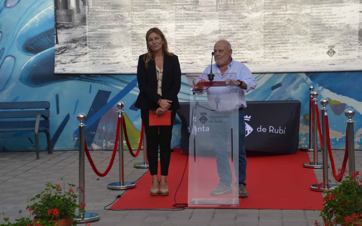 DiarideRubi_'s tweet photo. Rubí recorda les víctimes de la rierada en el 62è aniversari del tràgic succés https://t.co/YMViD2qIgm #rubicity #rierada #riuada #homenatge https://t.co/FJR2RbmVY8