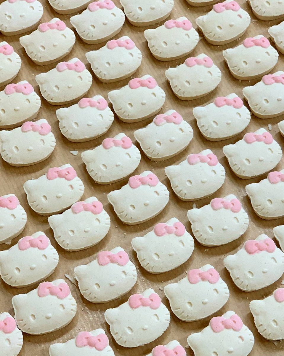 和三盆のお干菓子になったキティちゃん。