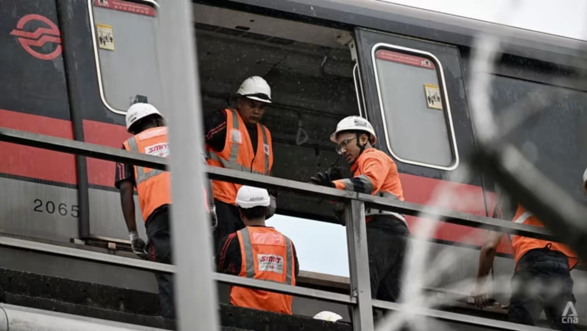 No trains between Jurong East and Buona Vista for rest of Thursday, with aim for partial service by Friday todayonline.com/news/no-trains…