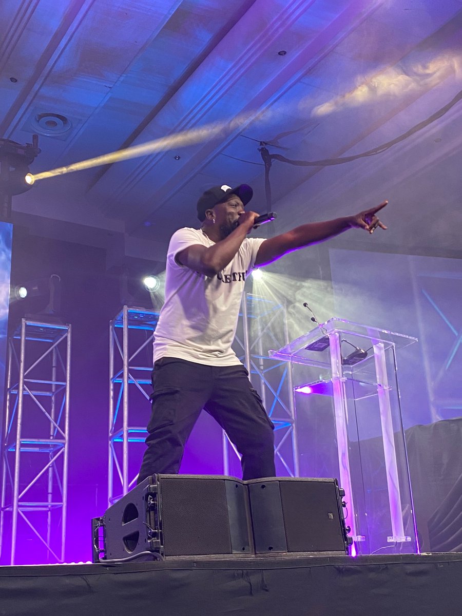 TshisaLIVE tweet media