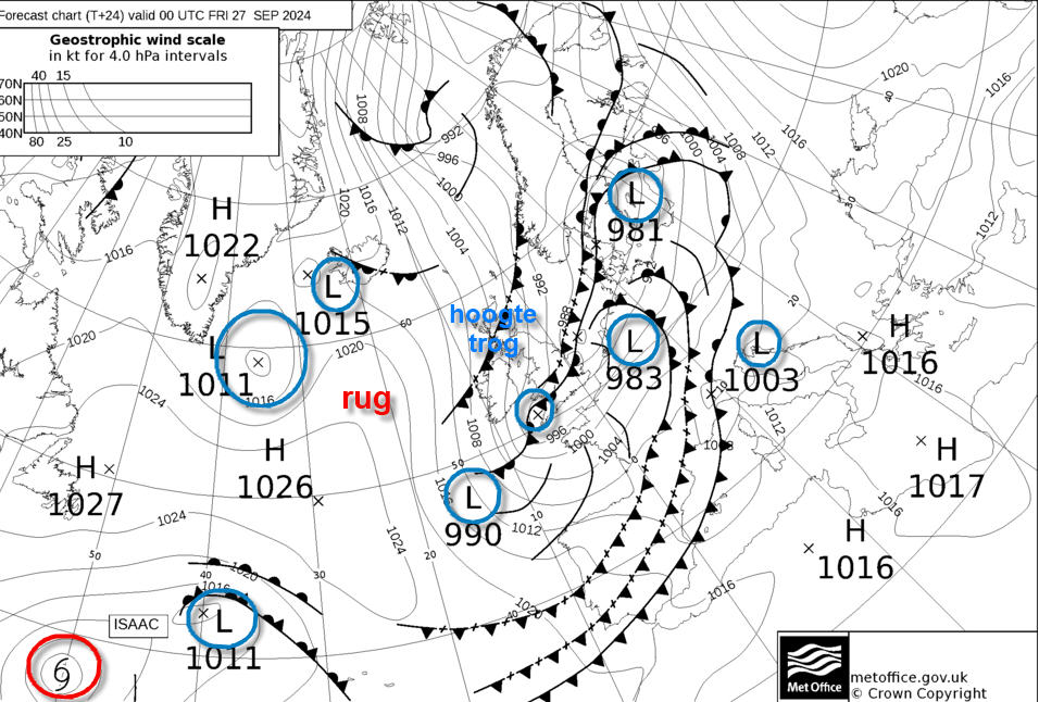 Alpenweerman's tweet photo. Synoptisch dynamische tijden. Kaart #UKMO voor morgen vrijdag met o.a de markante #hoogtetrog, depressies met hun #fronten en randstoringen. Zondag dan even wat rust in de atmosfeer op passage van een mobiele rug waarna de weer-carrousel weer op volle toeren gaat draaien #zonaal #herfst