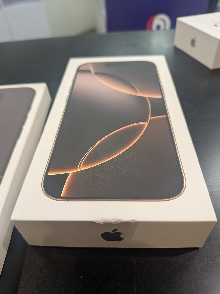 DrKPriNCe23's tweet photo. I think for @CarrefourUAE customer satisfaction is not important, the manager says I could have sold that phone on 1500 aed profit if u didn't take . This is absolutely ego boasting at the worst!! @CarrefourUAE u guys need to sort this on priority!! https://t.co/s9icao6Z4y