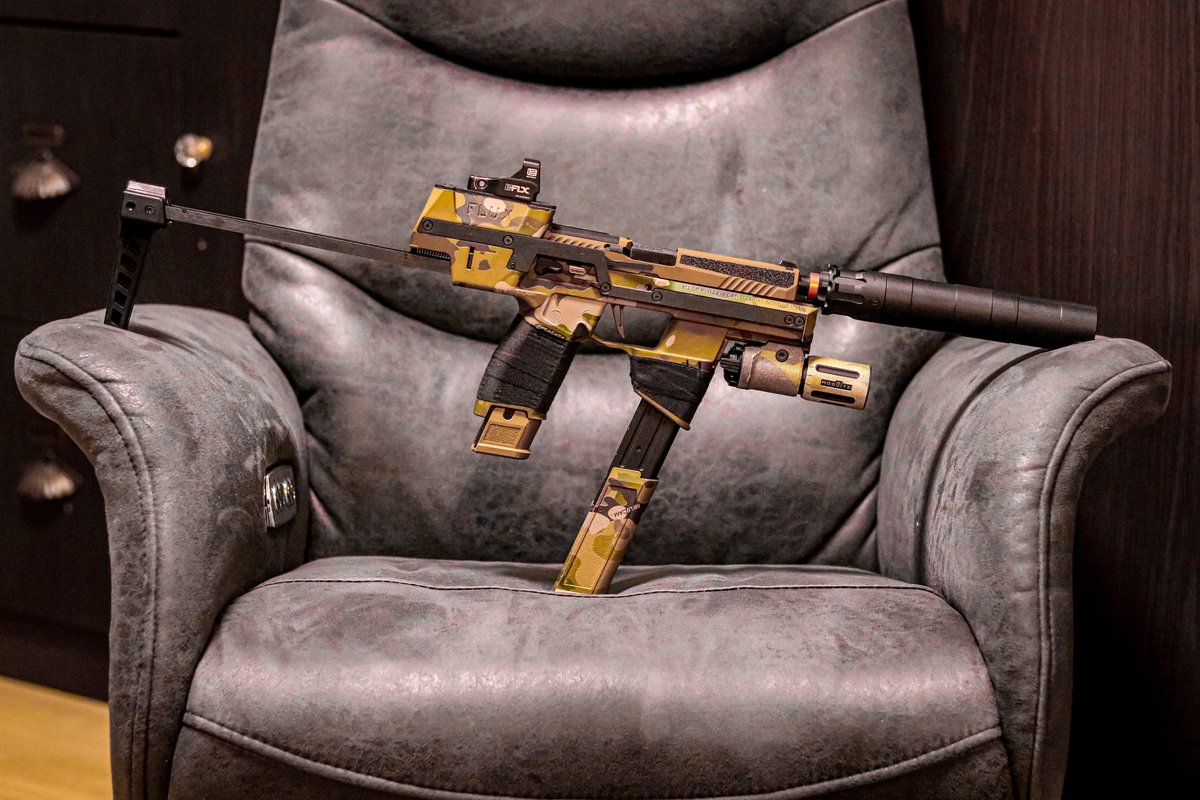 tanipudding's tweet photo. FLUX Defense MP17 Chassis
#fluxdefense 
#sigsauer https://t.co/ysvYaglUNa