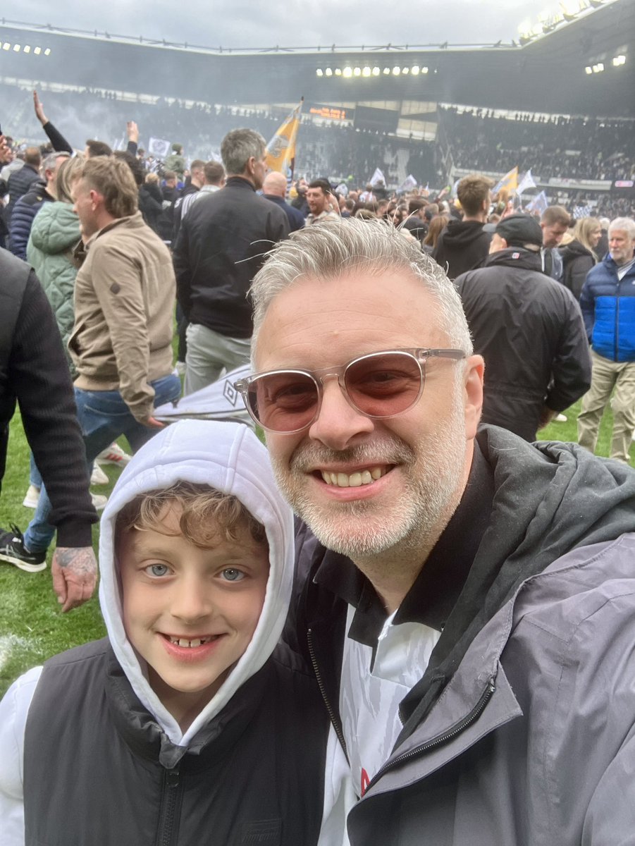 David Walker tweet media