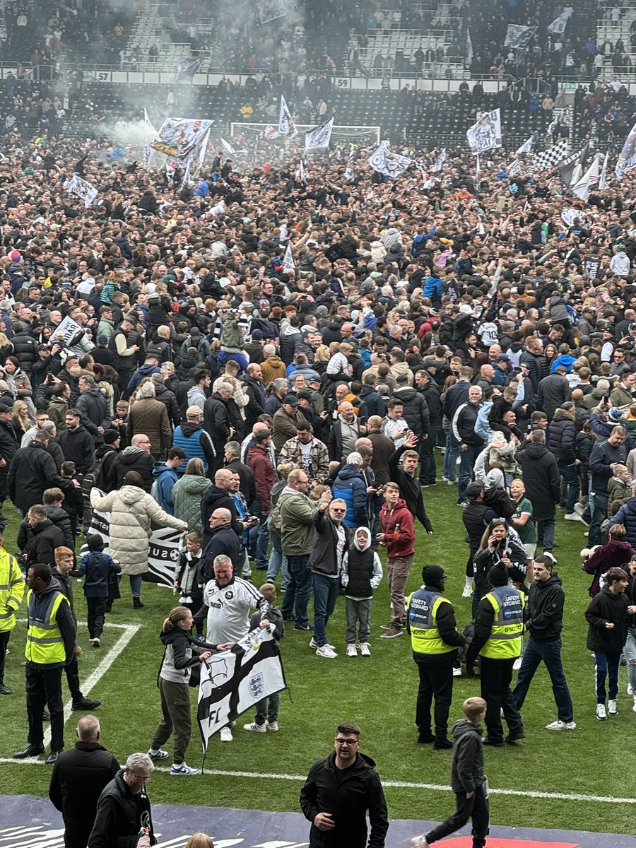 David Walker tweet media