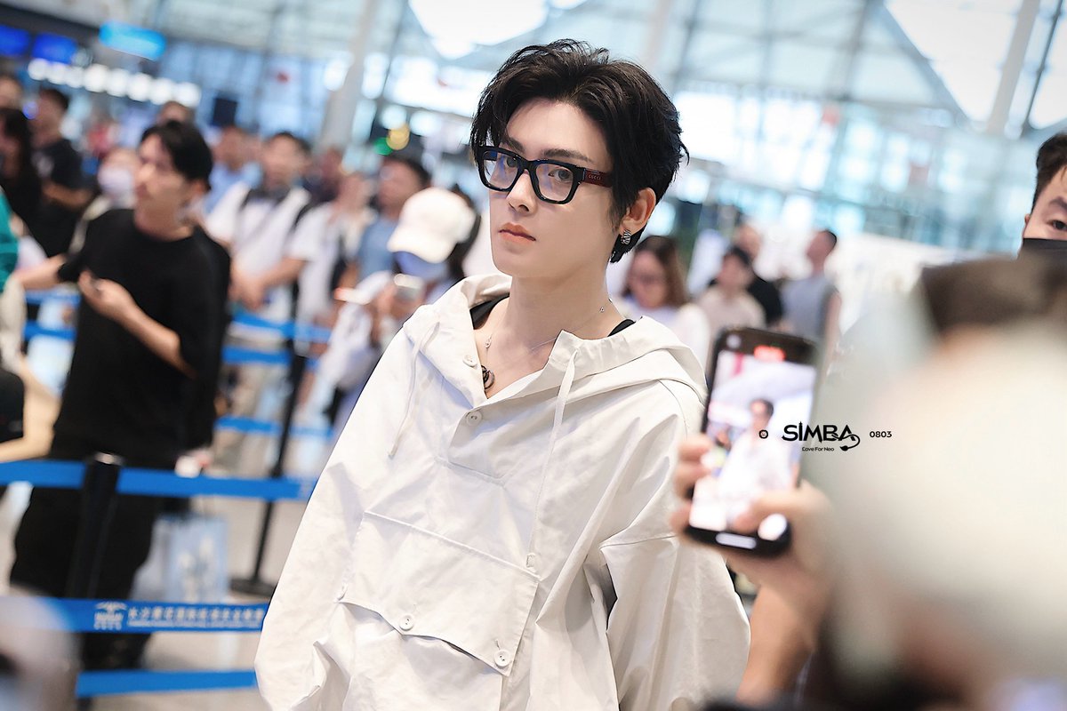 archivesneo's tweet photo. 📸 240926 - changsha departure 🛫

© Simba0803_侯明昊
#houminghao • #侯明昊 • #neohou • #후명호 https://t.co/YKHLftcBXh