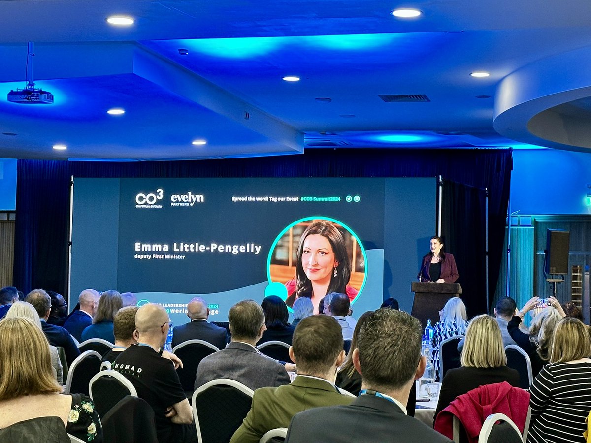 Helen Kerr tweet media