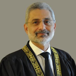 اگر قاضی اچانک آپ کے سامنے آجاۓ تو کونسے الفاظ سے استقبال کرینگے؟؟