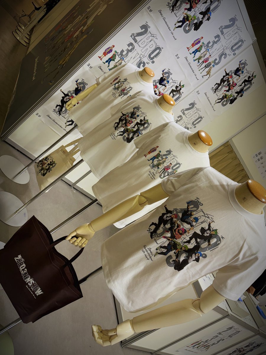 pechanko24's tweet photo. 東京ゲームショウ色々見てまわれて楽しかった！
ショップにも顔出せてサイン書かせてもろた！🤝 https://t.co/U4ZQOQgiLC
