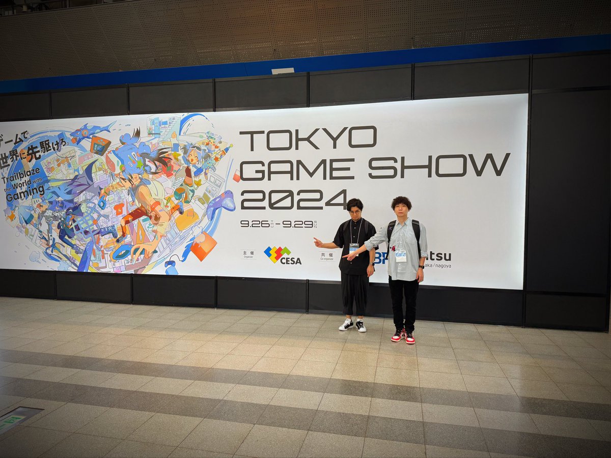 pechanko24's tweet photo. 東京ゲームショウ色々見てまわれて楽しかった！
ショップにも顔出せてサイン書かせてもろた！🤝 https://t.co/U4ZQOQgiLC