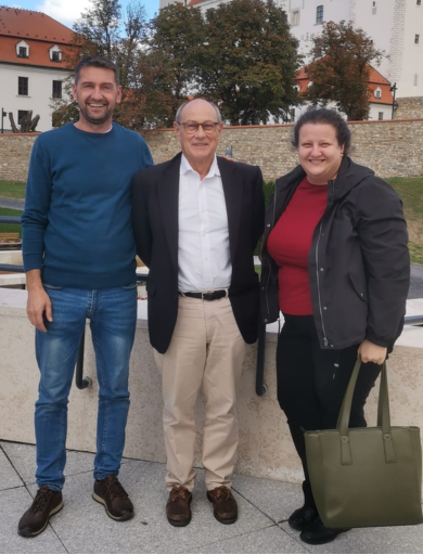 SOCIEMAT (@sociemat) on Twitter photo With the aim of reinforcing the relationship between our societies (both belonging to <a href="/FEMS_EU/">FEMS (Federation of European Materials Societies)</a>) SOCIEMAT's President Dr. Damborenea, and the Vice-Presidents of SNMT Slovakia, Dr. Šišková and Dr. Nosko, have held a working meeting in Bratislava.
sociemat.es/reunion_sociem… With the aim of reinforcing the relationship between our societies (both belonging to <a href="/FEMS_EU/">FEMS (Federation of European Materials Societies)</a>) SOCIEMAT's President Dr. Damborenea, and the Vice-Presidents of SNMT Slovakia, Dr. Šišková and Dr. Nosko, have held a working meeting in Bratislava.
sociemat.es/reunion_sociem…