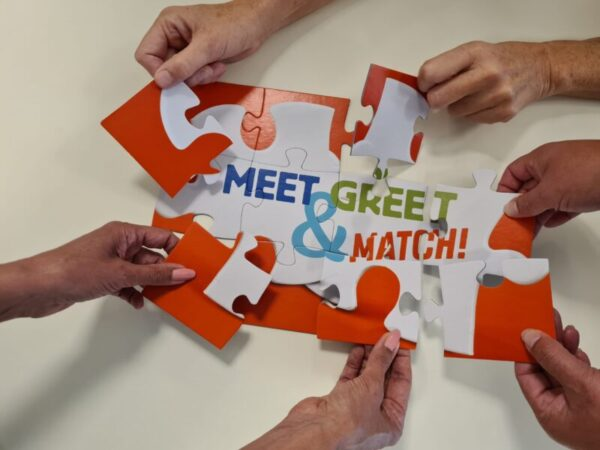 Zaterdag 28/9 van 13.00 tot 16.00 uur organiseert het Vrijwilligers Informatie Punt Heiloo Meet, Greet &amp; Match! in Bibliotheek # Heiloo. Organisaties en verenigingen ontmoeten jou graag! Ontdek alles wat Heiloo te bieden heeft op het gebied van sport, muziek, cultuur en welzijn