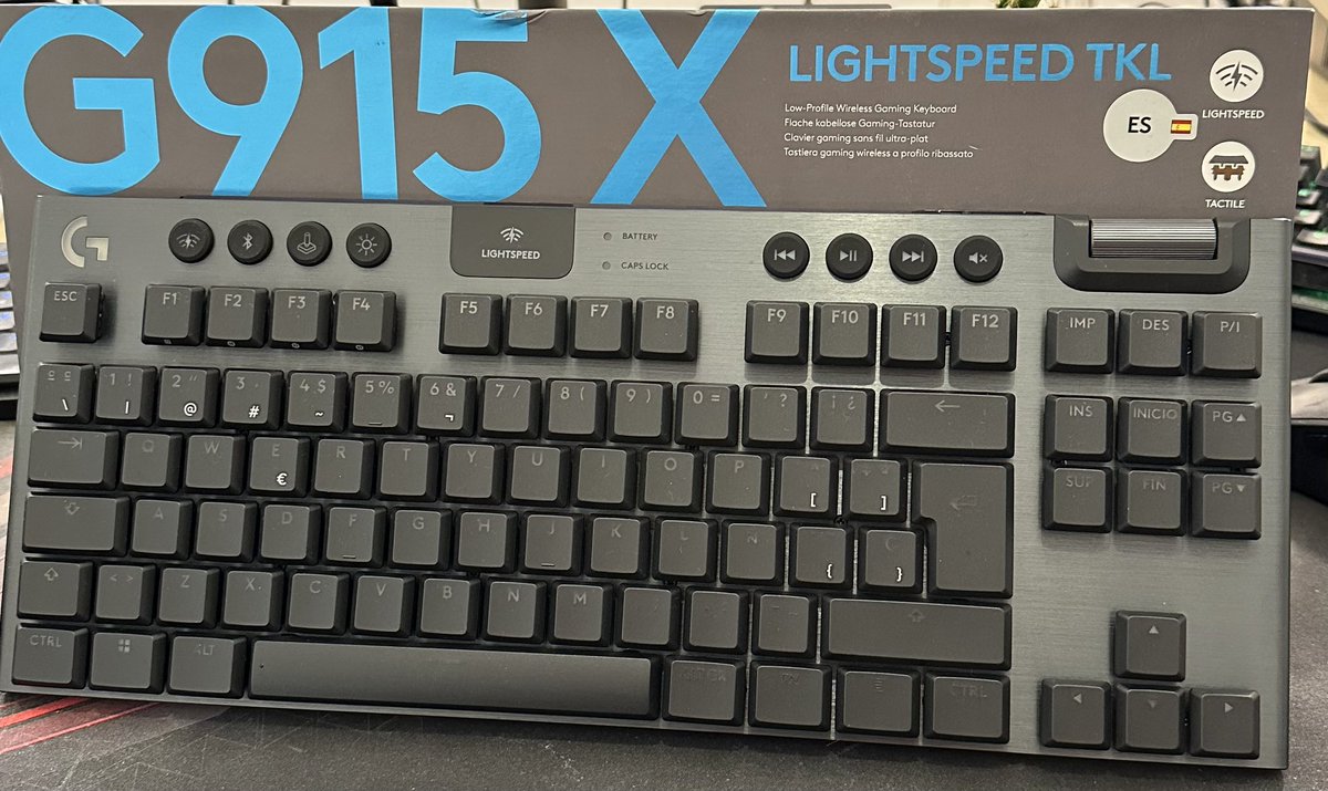 Hoy estamos de enhorabuena, y es que nuestro amigos de <a href="/LogitechG_ES/">Logitech G España</a> para celebrar sus Logi Play Days están 🎁 sorteando 🎁 este pedazo de teclado. 

Los requisitos son muy fáciles. Solo tienes que seguir su cuenta de twitter, seguirme a mi y mencionar a 1 amigo con el