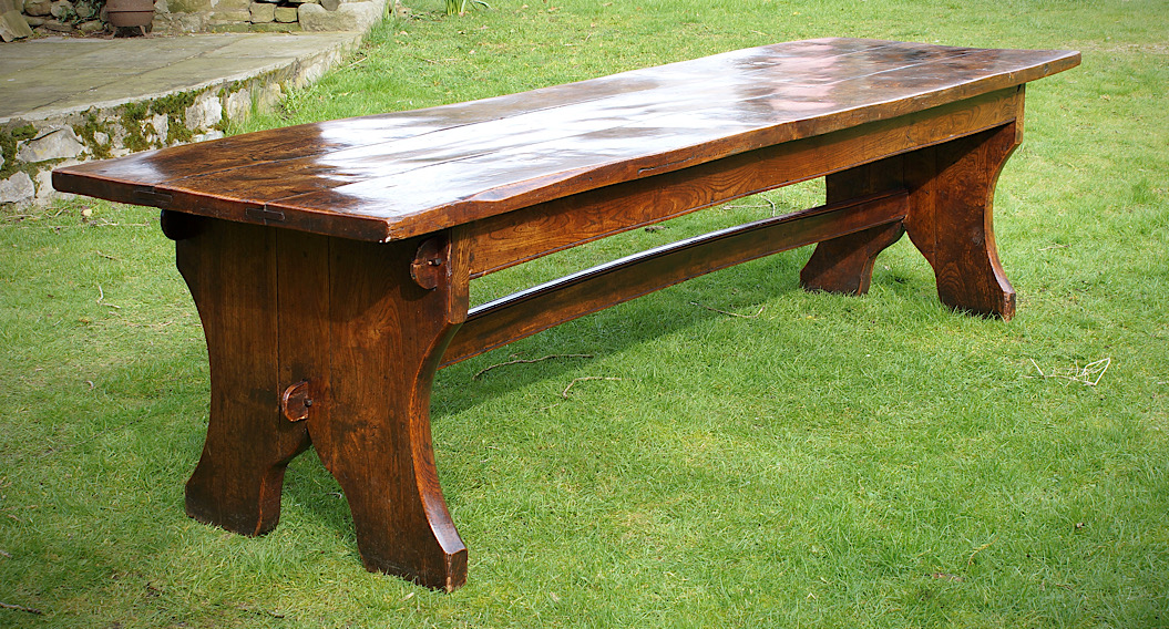 jackie_simonini's tweet image. A rare and documented elizabethan elm trestle table. English. Circa 1600-1610. 

tinyurl.com/mv35fm26

#trestletable #antiquetrestletable #antiqueoakfurniture
