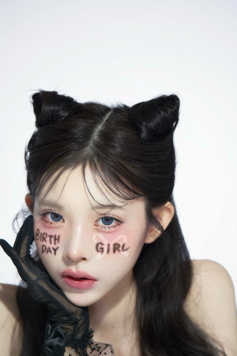 Birthday photo🐈‍⬛ https://t.co/HI2ylyyTG0