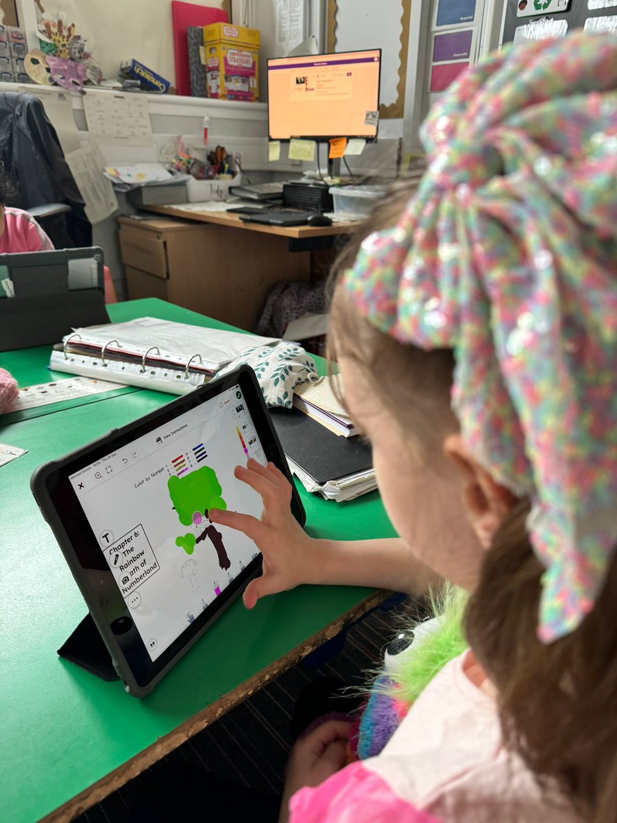 stpatrickspri's tweet image. Down the rabbit hole and into Numberland! 🐇🎩 P2/3 are solving puzzles and cracking codes in our @Seesaw Alice in Numberland activity for #MathsWeekScot! 🧮📱 Fun, wonder, and a whole lot of numbers await! #MathMagic #STEM