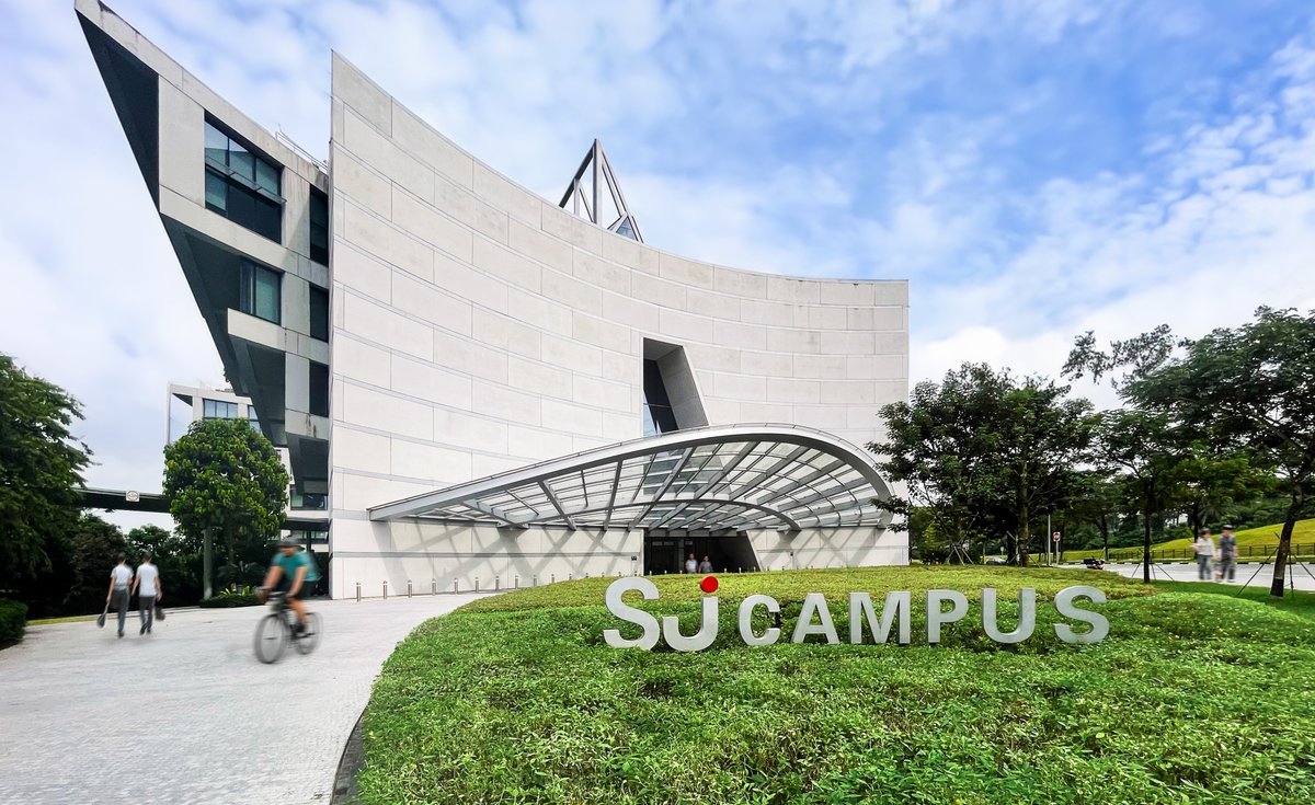 Seamless #wayfinding meets #sustainabledesign at SJ's new #Singapore HQ! 

We created an intuitive #navigationsystem for this 740,000 sq ft eco-campus, uniting diverse spaces with:

• Biophilic elements
• Smart colour zoning
• Digital integration

bit.ly/4eeqRT5