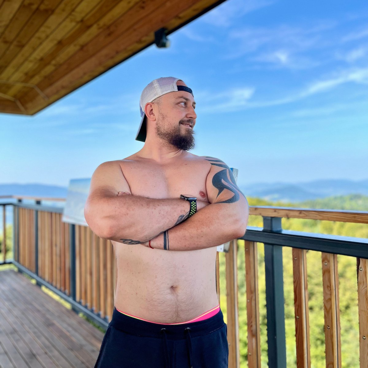 I miss summer already
#summervibes #musclebear #bear #bearlife  #man #hiking #mountains