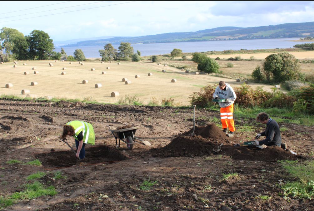 Scottish Archaeological Forum (@scotarchforum) on Twitter photo Today's <a href="/ScotArchMonth/">Scottish Archaeology Month</a> researcher spotlight is <a href="/ArchSoundScapes/">Sonic Horizons</a> from <a href="/UHIArchaeology/">UHI Archaeology Institute</a>, researching Tarradale Shell Midden!
#ScotArchResearch Today's <a href="/ScotArchMonth/">Scottish Archaeology Month</a> researcher spotlight is <a href="/ArchSoundScapes/">Sonic Horizons</a> from <a href="/UHIArchaeology/">UHI Archaeology Institute</a>, researching Tarradale Shell Midden!
#ScotArchResearch