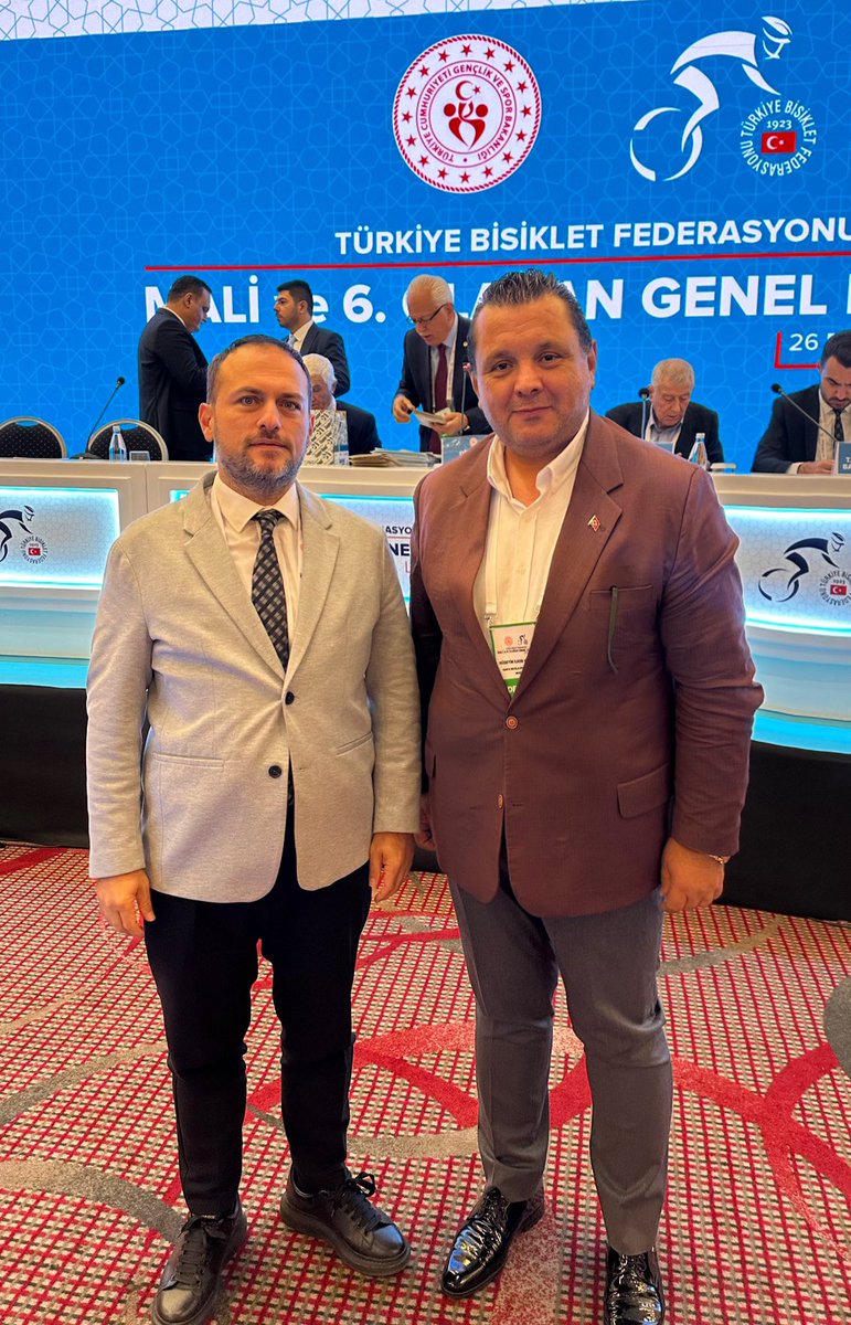 İlker Cömert (@llkercomert) on Twitter photo Bakanlığımız <a href="/GSBsporgm/">Spor Hizmetleri Genel Müdürlüğü</a> Genel Müdürü Sayın Veli Ozan Çakır ile <a href="/trbisikletfed/">Türkiye Bisiklet Federasyonu</a> 6.Olağan Genel Kurulunda bir araya geldik. Genç dinamik başarılı bir genel müdürümle Türk Sporunu çok daha güçlü günler bekliyor. Bakanlığımız <a href="/GSBsporgm/">Spor Hizmetleri Genel Müdürlüğü</a> Genel Müdürü Sayın Veli Ozan Çakır ile <a href="/trbisikletfed/">Türkiye Bisiklet Federasyonu</a> 6.Olağan Genel Kurulunda bir araya geldik. Genç dinamik başarılı bir genel müdürümle Türk Sporunu çok daha güçlü günler bekliyor.