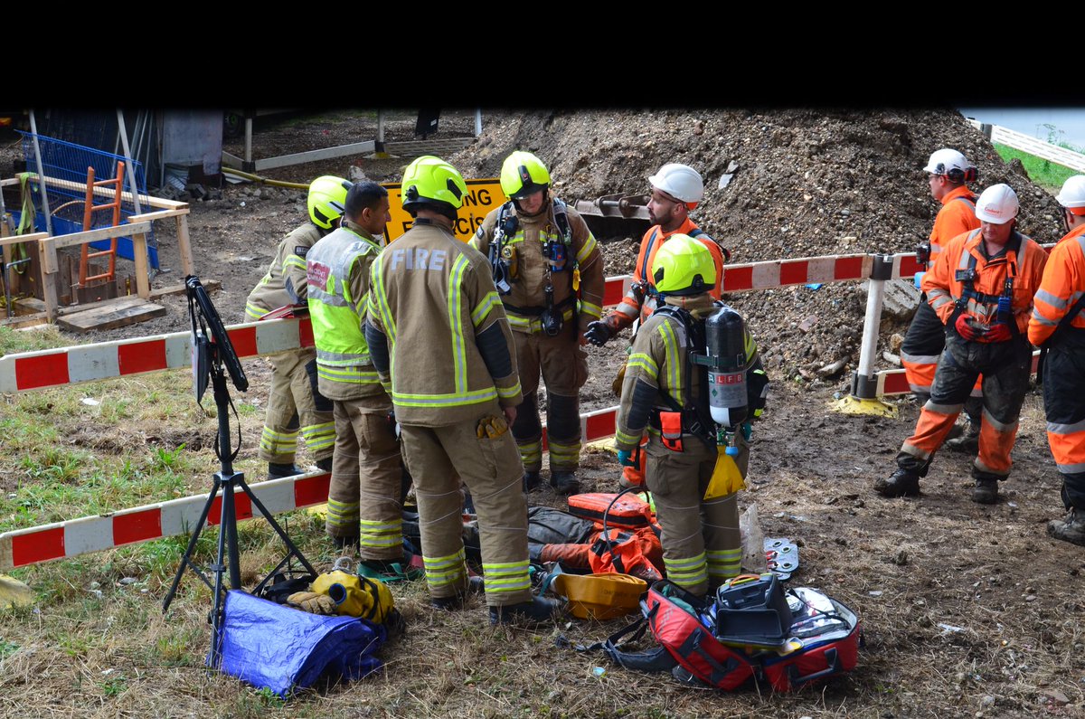 LFB Barnet tweet media