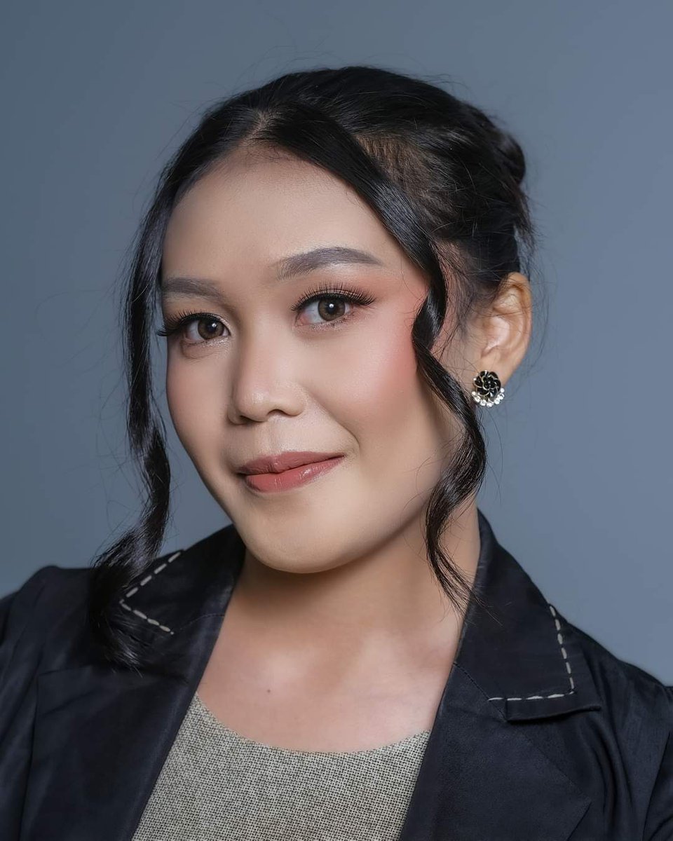 iyeoniesugyeom's tweet photo. Kasih rate nya dong simple makeup ala aku😆😆😆
Makeup and hair do by me❤❤
#makeupartist #simplemakeup https://t.co/T1CjVEBmsu