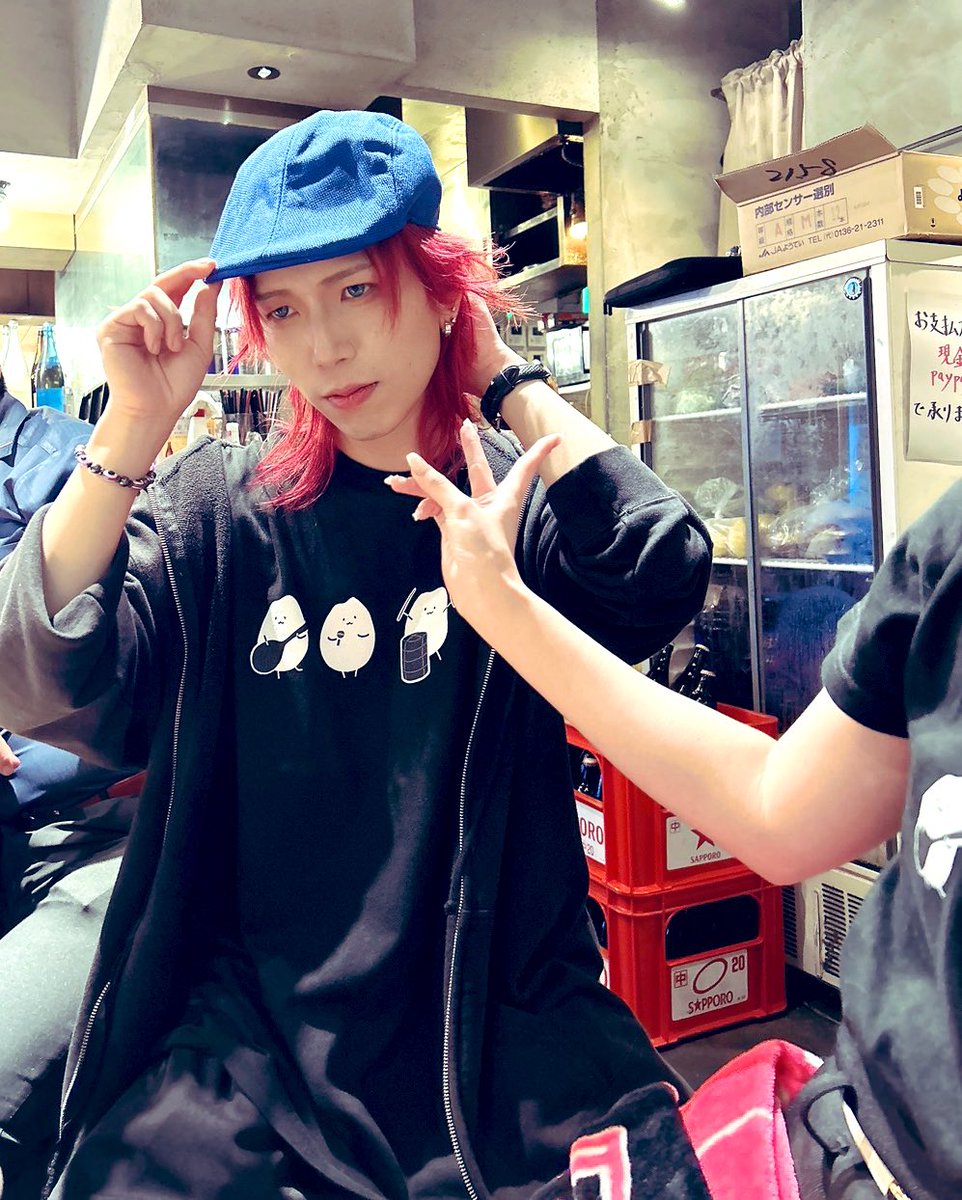 COVA_DrumsET's tweet photo. とあぴと共同主催できてほんとーーに良かった！！！

みんな！！とあぴヤバかっただろ！？
最高だっただろ！！？😆

とあぴとじゃなかったら俺もっと死にかけてたってか死んでたと思うんだ🤣
マジで全力の感謝とリスペクト🤟

そして遂にとあぴから頂きましたハンチング🤣🫶

#ライス2024 https://t.co/1XmUJ9uUgt