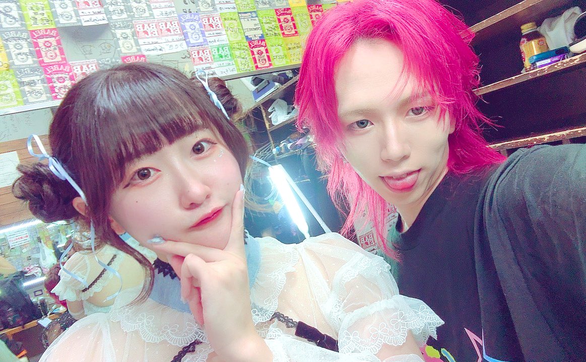 COVA_DrumsET's tweet photo. とあぴと共同主催できてほんとーーに良かった！！！

みんな！！とあぴヤバかっただろ！？
最高だっただろ！！？😆

とあぴとじゃなかったら俺もっと死にかけてたってか死んでたと思うんだ🤣
マジで全力の感謝とリスペクト🤟

そして遂にとあぴから頂きましたハンチング🤣🫶

#ライス2024 https://t.co/1XmUJ9uUgt