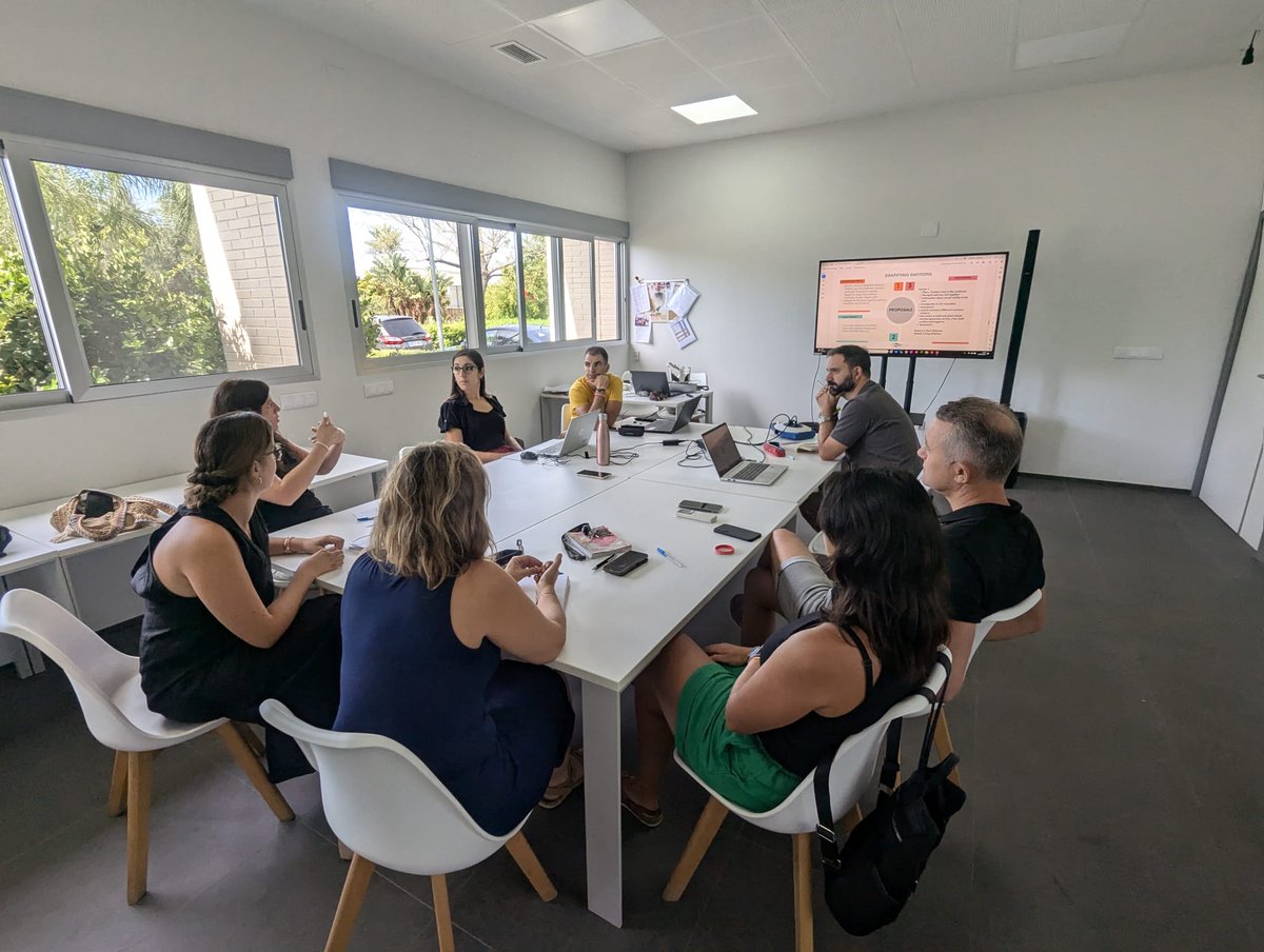 ITI_TIC's tweet photo. As part of the CORE-MHC project, one of the winning use cases of the @CORTEX2EU Open Call, we have successfully held a co-design session between HCI researchers at ITI and therapists at @FundacionSASM. This key step has allowed us to collaboratively define the therapeutic scenarios that will be addressed throughout the project.

We're thrilled to move forward with these insights and to explore innovative ways to advance mental health care. Stay tuned for more updates as we continue to shape the future of therapy through technology! 💡

#COREMHC #CORTEX2 #CoDesign #Innovation #MentalHealth