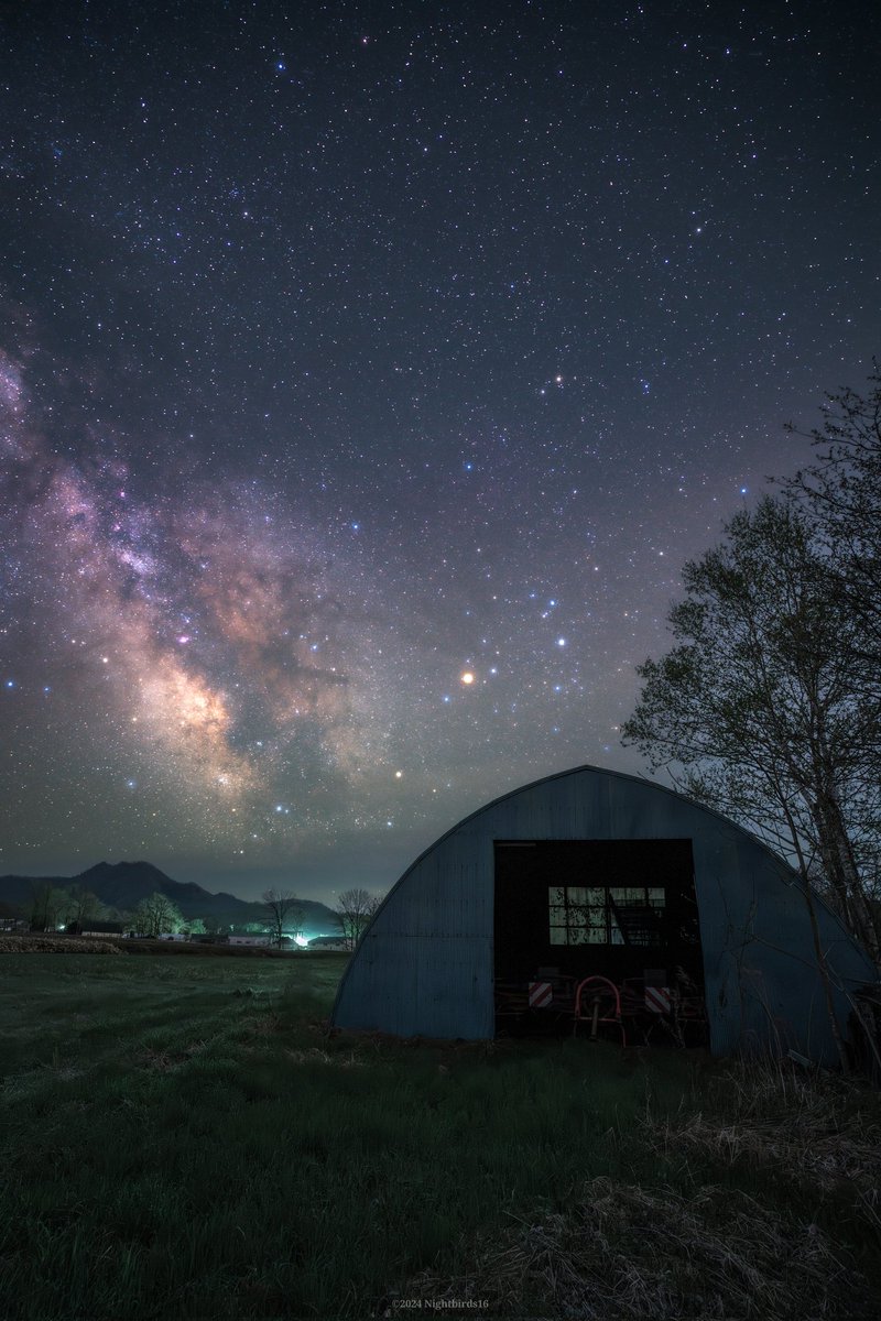 何の変哲も無いただの道端からの景色が
絶景に変わるんです

2024.05.04 撮影
#星
#星空
#天の川
#星景写真
#北海道の星景写真
#北海道が美しい
#東京カメラ部
#milkyway 
#tokyocameraclub 
#SonyAlpha 
#これソニーで撮りました
<a href="/sony_jpn/">Sony (Japan)</a>
<a href="/AlphabySony_JP/">Sony | Alpha (Japan)</a>