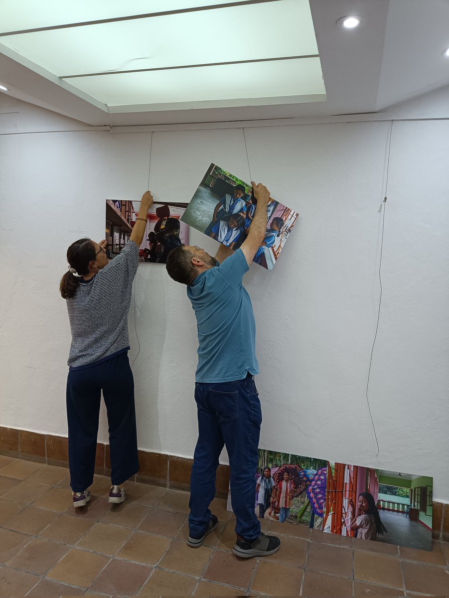 fasfi_'s tweet photo. ¡Ya está todo listo! Mañana inauguramos la exposición Bangladesh: la dignidad de un pueblo en la Casa de Cultura del Ayuntamiento de San Adrián, Navarra. A las 18 h tendremos una mesa redonda y, después, la autora, Marta Ezquerro, hará una visita guiada. 

¡Os esperamos! https://t.co/eEQ3x5OLqU