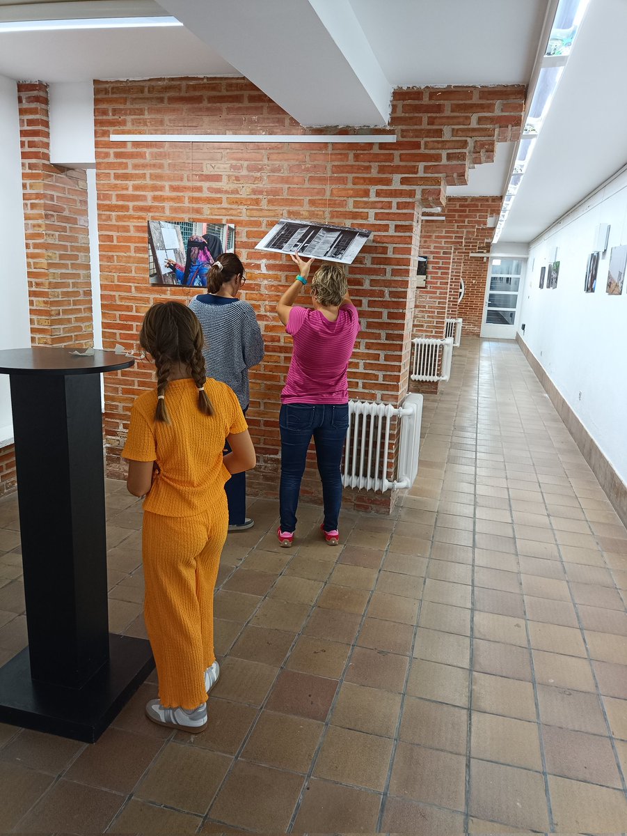 fasfi_'s tweet photo. ¡Ya está todo listo! Mañana inauguramos la exposición Bangladesh: la dignidad de un pueblo en la Casa de Cultura del Ayuntamiento de San Adrián, Navarra. A las 18 h tendremos una mesa redonda y, después, la autora, Marta Ezquerro, hará una visita guiada. 

¡Os esperamos! https://t.co/eEQ3x5OLqU