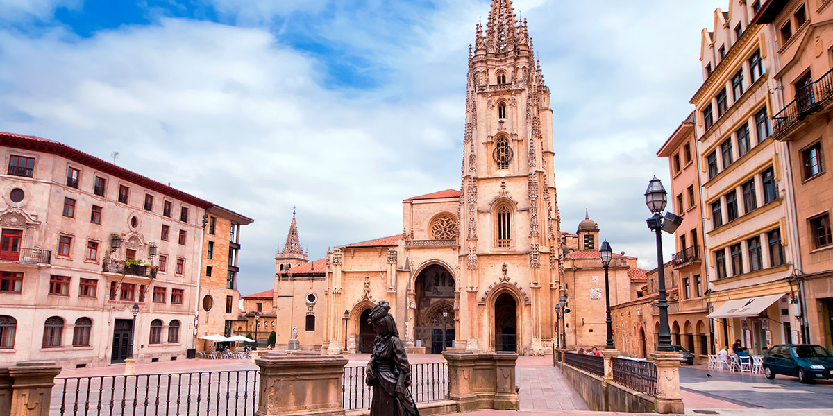 SpainInIsrael's tweet image. What's your favourite square in Spain? 🧡⬇️

#PrazadoObradoiro in #SantiagodeCompostela, #PlazaMayor in #Trujillo and #PlazaAlfonsoIIelCasto in #Oviedo are some of the most visited squares in our country! 🥰

👉 bit.ly/3NPnmaV

#VisitSpain #SpainCulturalHeritage