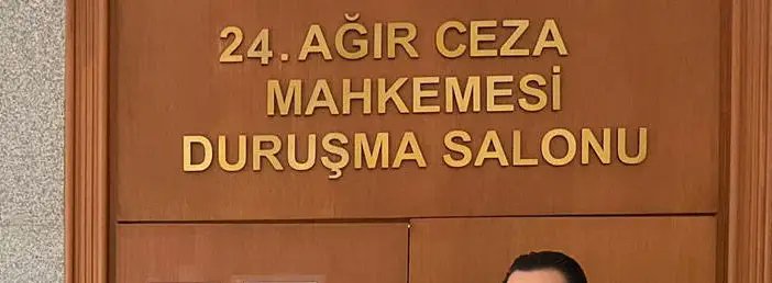 Bunu da yaz tarih...

İstanbul 24. Ağır Ceza Mahkemesi'nde şu anda 14 YAŞINDA BİR KIZ ÇOCUĞU tanık olarak dinleniyor. 

Sorular yine dersler, dini sohbetler...