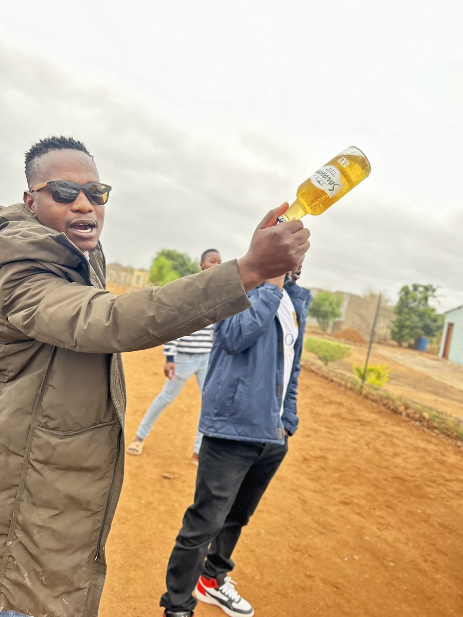 DolphasP's tweet image. A woman who knows how to cut or slice cucumber 🥒 will never say the cucumber 🥒 is too big.
Do u understand or I should go deeper🤐