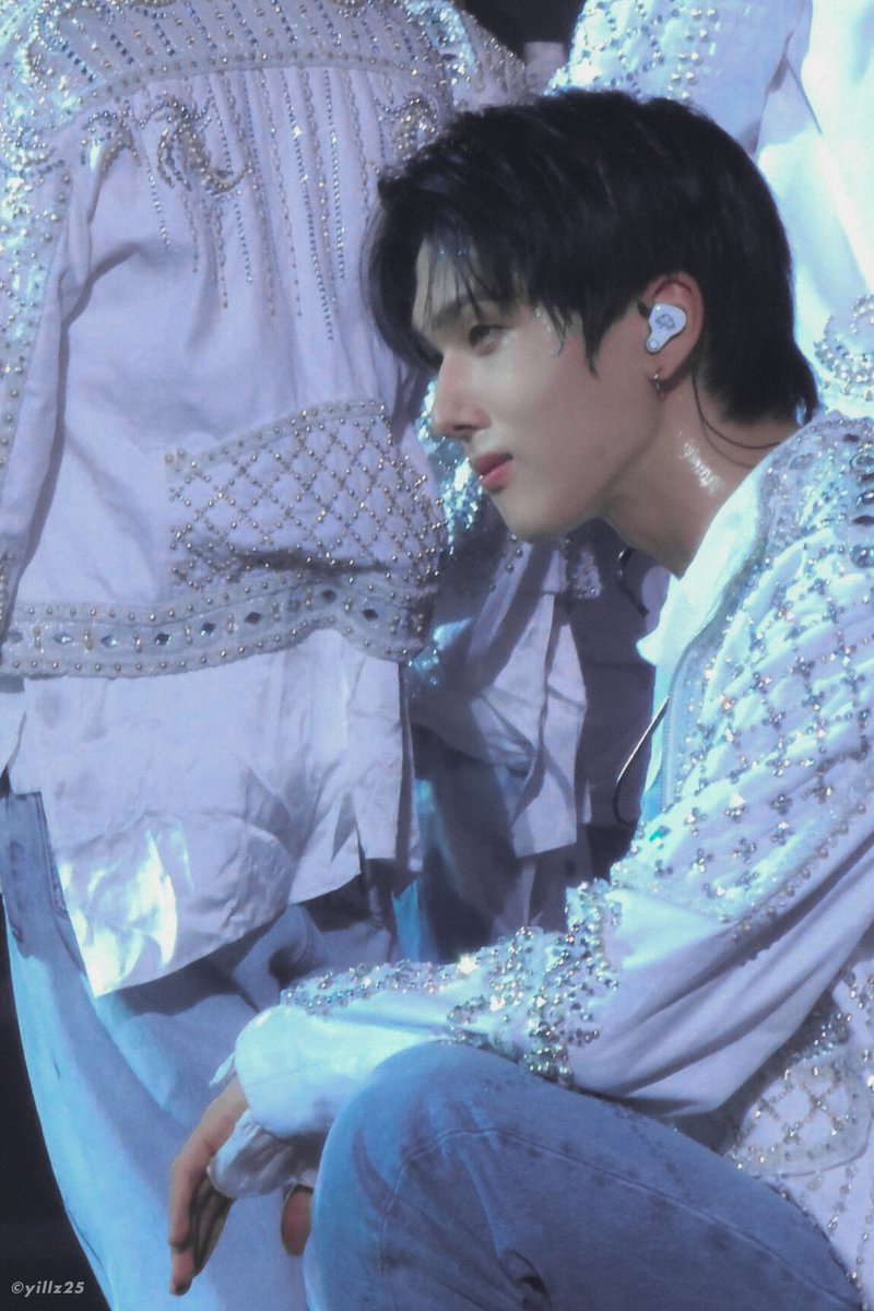 just saw an insanely pretty angel.....