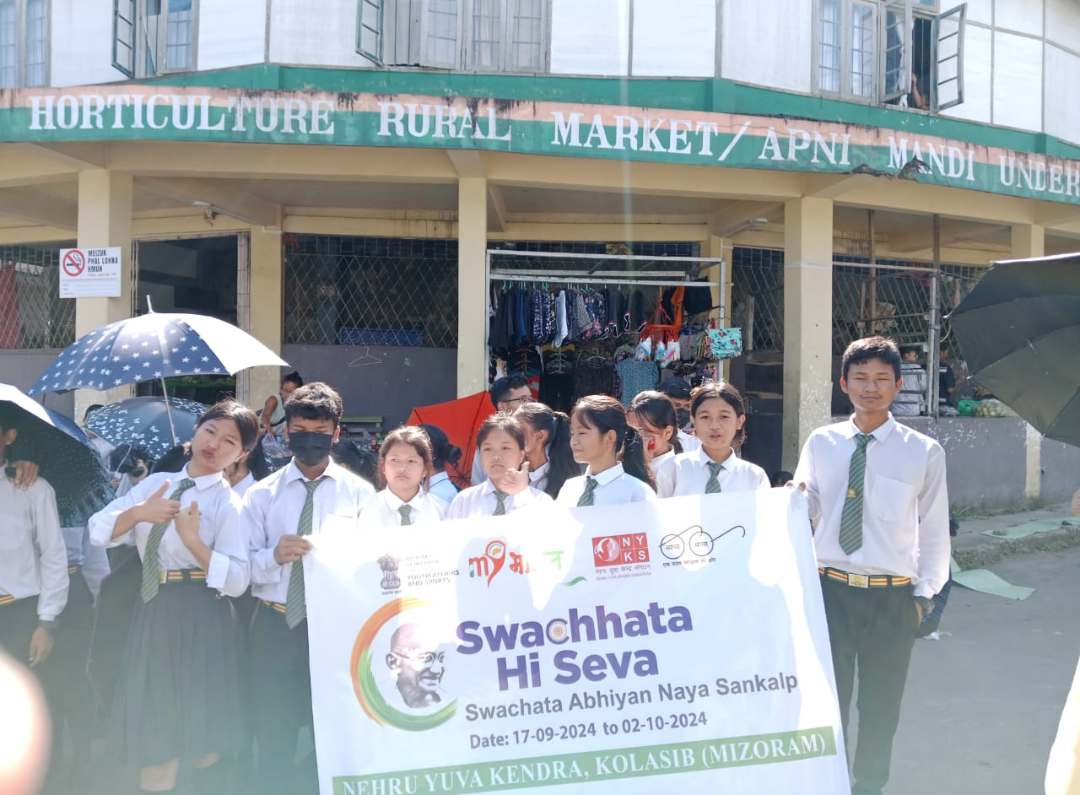 KolasibNyk's tweet photo. Today We have cleaned Banglakawn Market ( Kolasib)
#My Bharat
#SwachhtaHiSeva2024 
#SanskarSwachhata 
#nyksindia h https://t.co/cb868sib2V