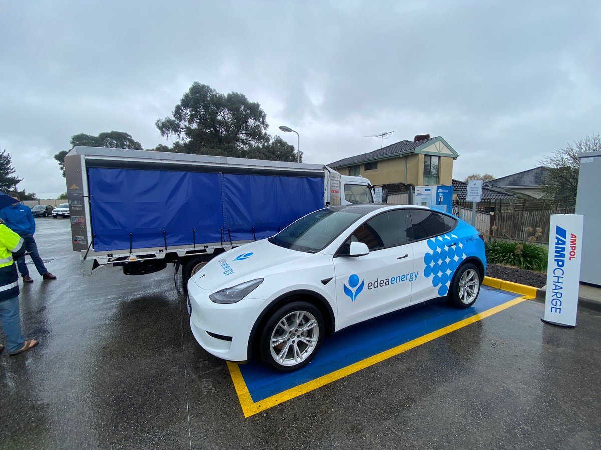 TocevaRacing's tweet photo. Day 19 ✅

Holbrook NSW to Melbourne Vic 369km at consumption around 44 kWh/100.

Cold and rainy weather first time for entire trip

Charges at Glenrowan South BP Pulse, Euroa Chargefox 50kW and Mill Park AmpCharge 100kw.

Follow the journey here! 🔗 https://t.co/CyQf0ampO7 https://t.co/nuerEv3iC4
